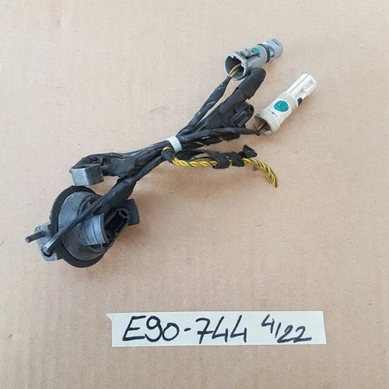 BMW E90 / E91 / E92 / E93 / E81 E82 E87 E88 ABS Gegen Stecker 1393744