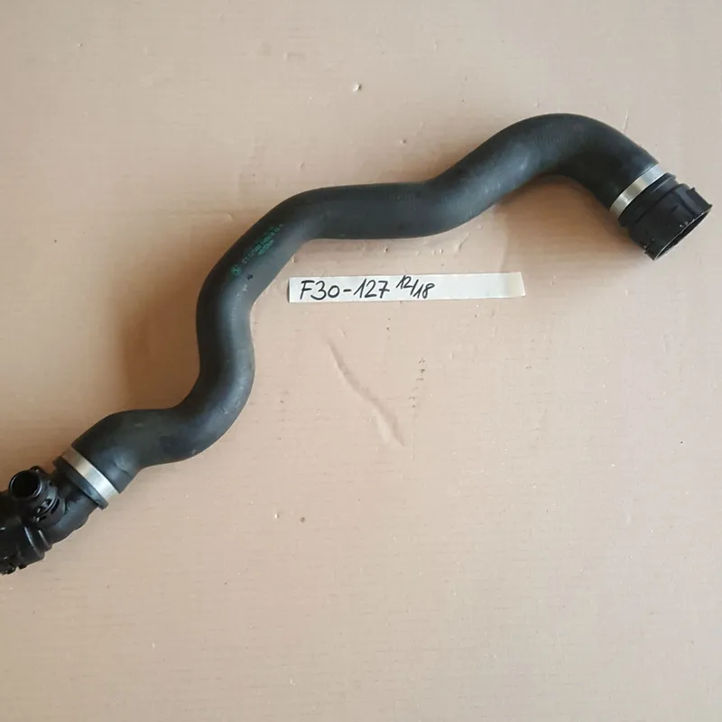 BMW F30 F31 F20 F21 F33 F34 Kühlmittelschlauch Kühler Schlauch Leitung 7811127