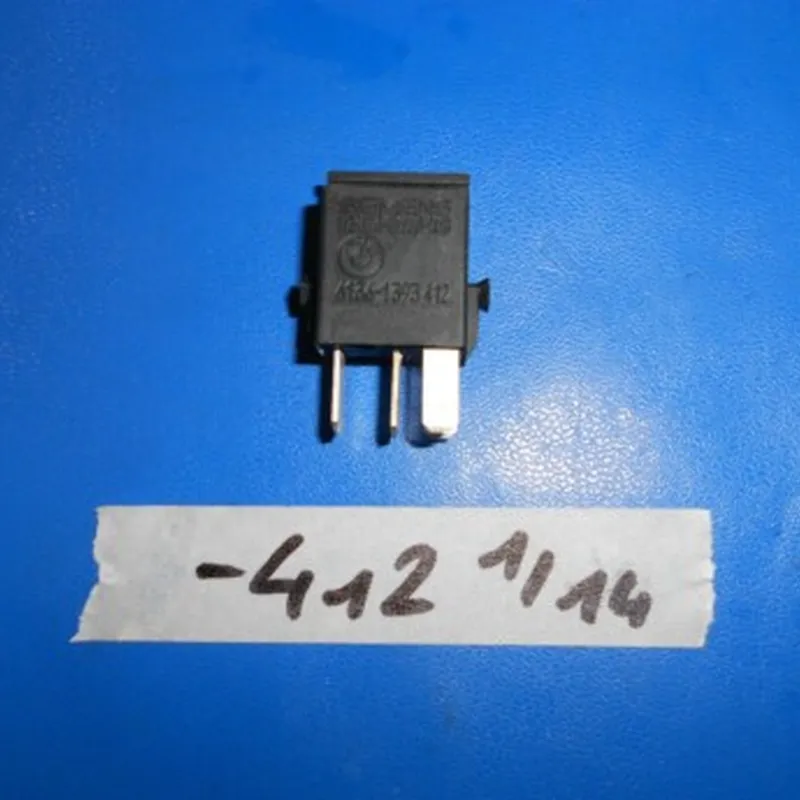 BMW E31 E32 E34 E39 Z3 Minirelais Schliesser schwarz / Diverse Relais 1393412