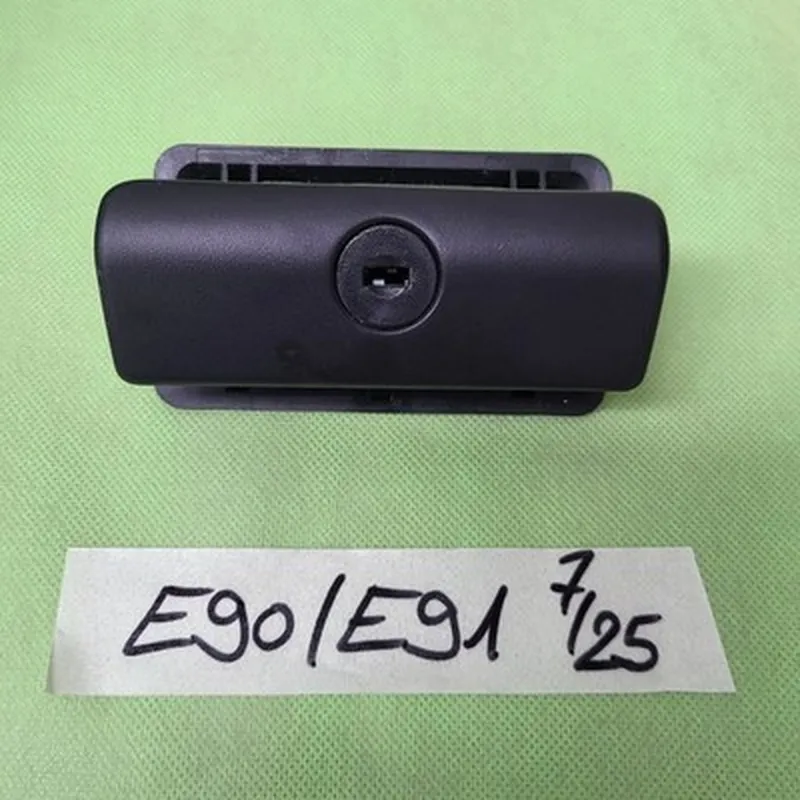 BMW E90 E91 E92 Handschuhfach Griff