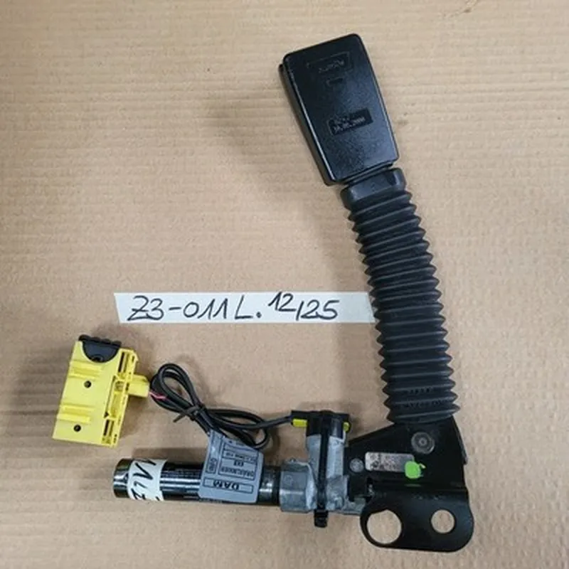BMW Z3 Roadster Gurt Straffer  Schloss Gurtstrammer LINKS 8221011 Kabel Stecker