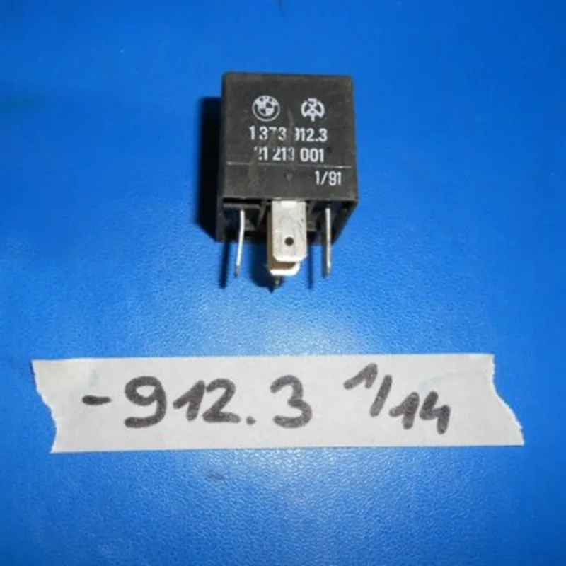 BMW E21 E30 E28 E24 E23 Z1 Relais schwarz 1373912