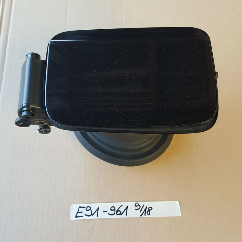 BMW E90 E91 Tank Deckel Klappe Abdecktopf 7073961 schwarz 2 black 668