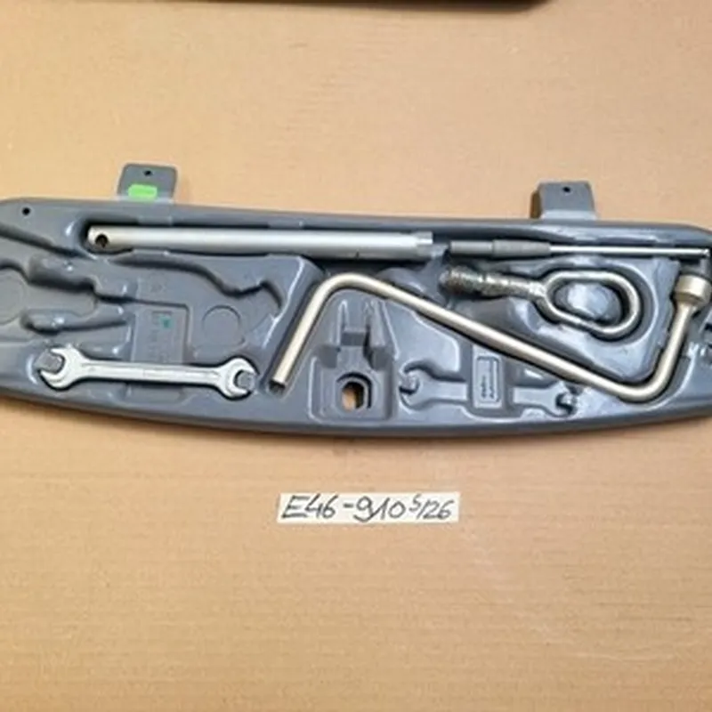BMW E46 Bord Werkzeug Kasten 1094910  Abschlepp Öse Maulschlüssel Radkreuz