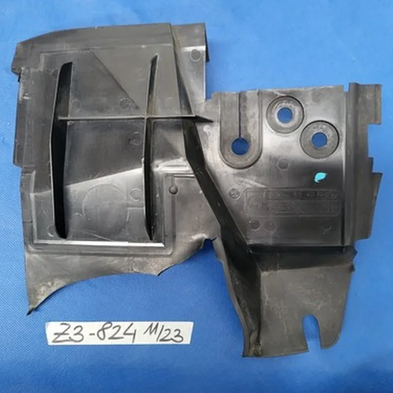 BMW Z3 Lufteinlass Stoßstange Luftführung vorne rechts 8401824 Luftkanal