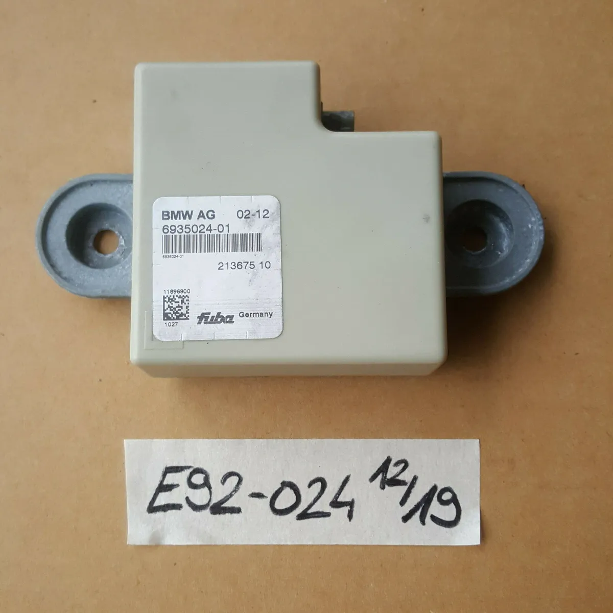 BMW E90 E91 E92  Antennenverstärker Audio Verstärker GSM-Notfall-Antenne 6935024