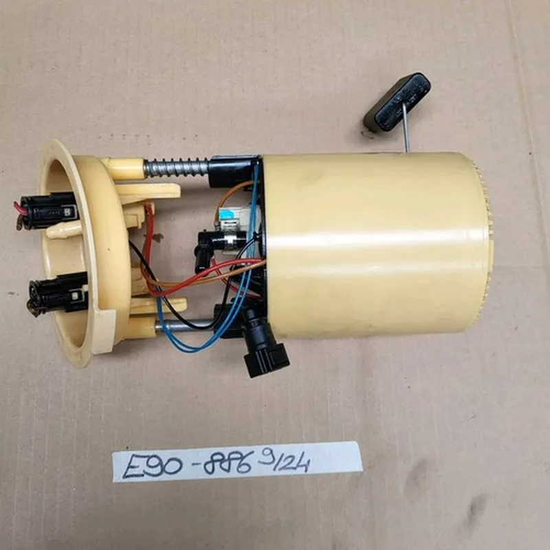 BMW E87 / E90 / E91 / E92 / E93  Diesel Kraftstoff Pumpe im Tank 6763886