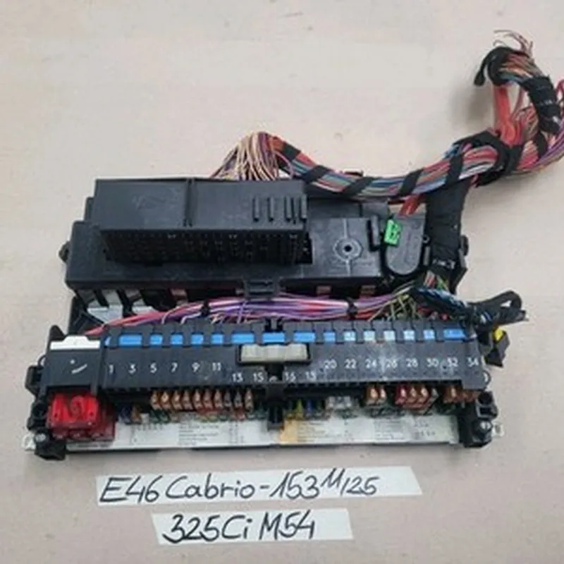 Original BMW E46 Cabrio  Sicherungskasten Relais Kasten +  Sicherungen 8364540