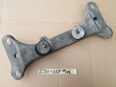 BMW E81 E82 E87 E88 E90 E91 E92 E93 Getriebe Täger Lager Konsole Halter 6778058