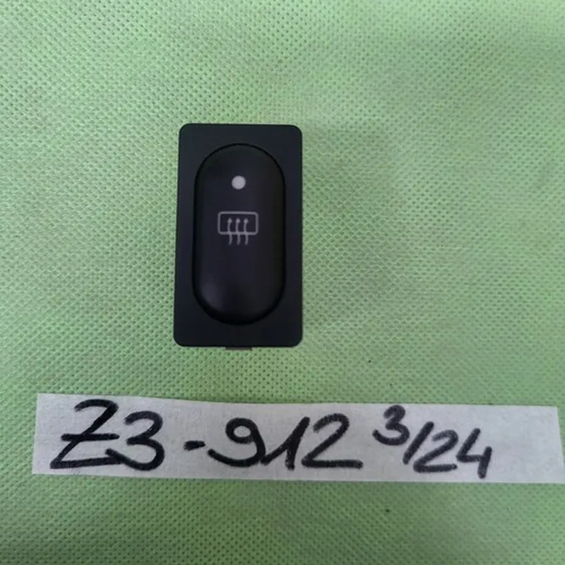 BMW  Z3 Roadster + Coupe Schalter für Heizbare Heckscheibe 8381912