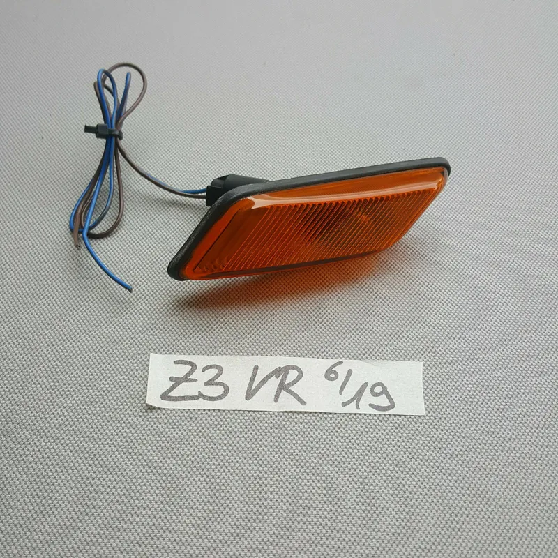 BMW Z3 Seiten Blinker Kotflügel 8400764 Zusatzblinkleuchte RECHTS 8389536 Stecke