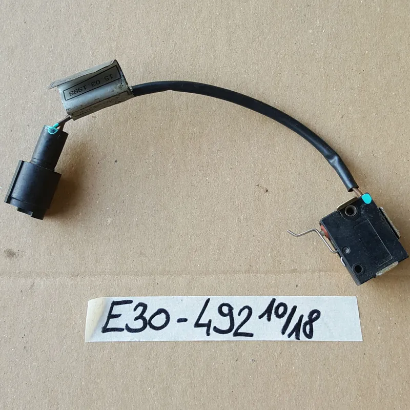 BMW E30 Cabrio M3 Microschalter Verdeck Heckscheibe Gebläse Lüftung 1377492