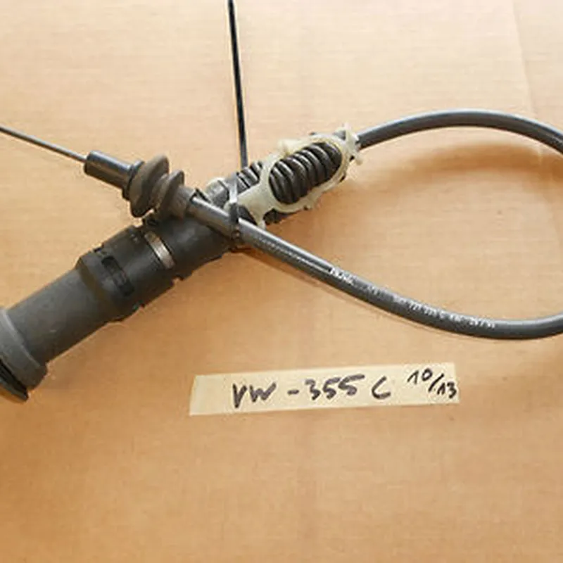VW Golf 3 Kupplungszug  Seilzug für Kupplung  Kupplungsseil 1H1721335 B