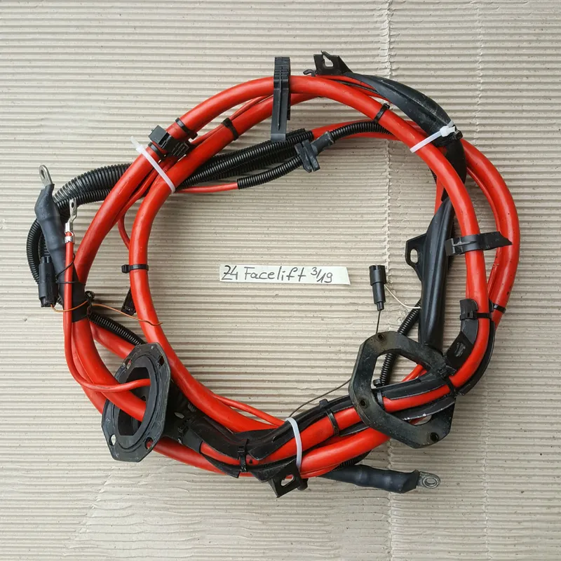 BMW Z4 E85 Pluskabel Leitung Batterie Kabel Unterflur