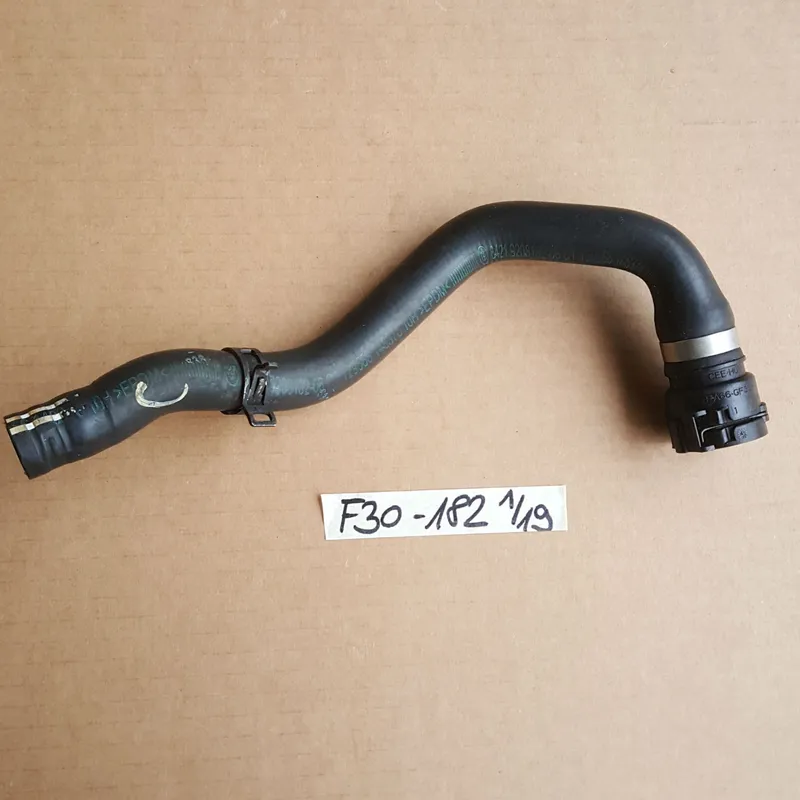 BMW F30 F31 F20 F21 Kühlmittel Kühler Schlauch Heizkörper Motorrücklauf 9208182