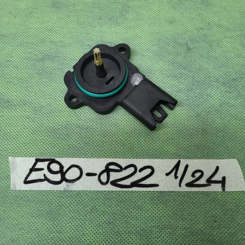 BMW E90 E91 E92 E60 E61  Temperatur Sensor Temperatursensor Ansaugluft 7547822