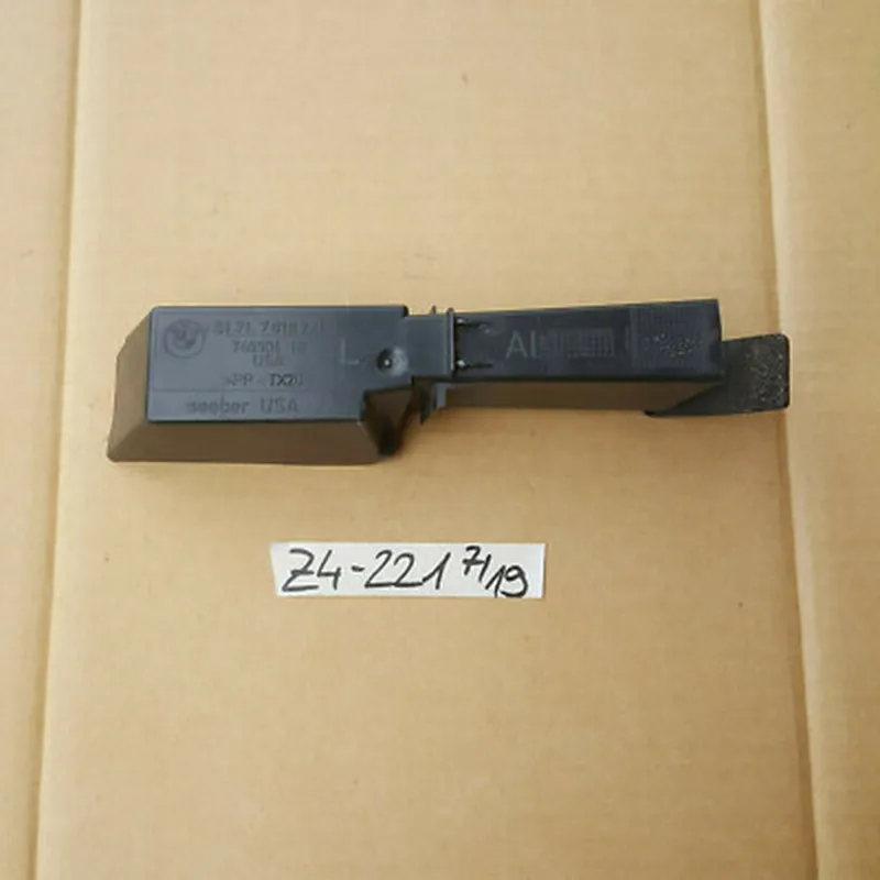 BMW Z4  E85  E86 Wasserablauf Frontscheibe A-Säule links 7018221