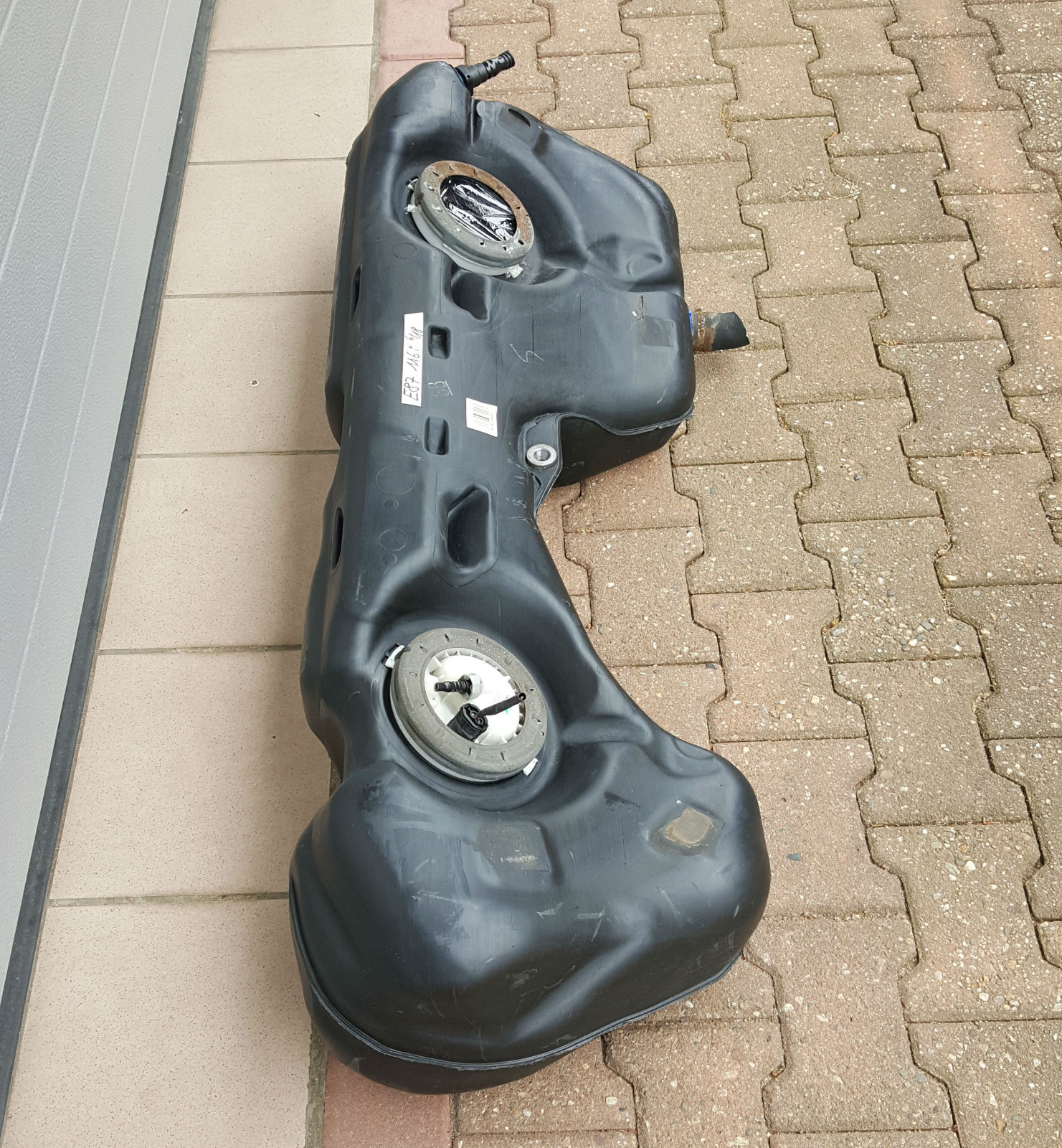 Tank BMW E81  E82  E87  E88 E90 E91 Kraftstoff Benzin Tank 6763842 ohne Pumpe