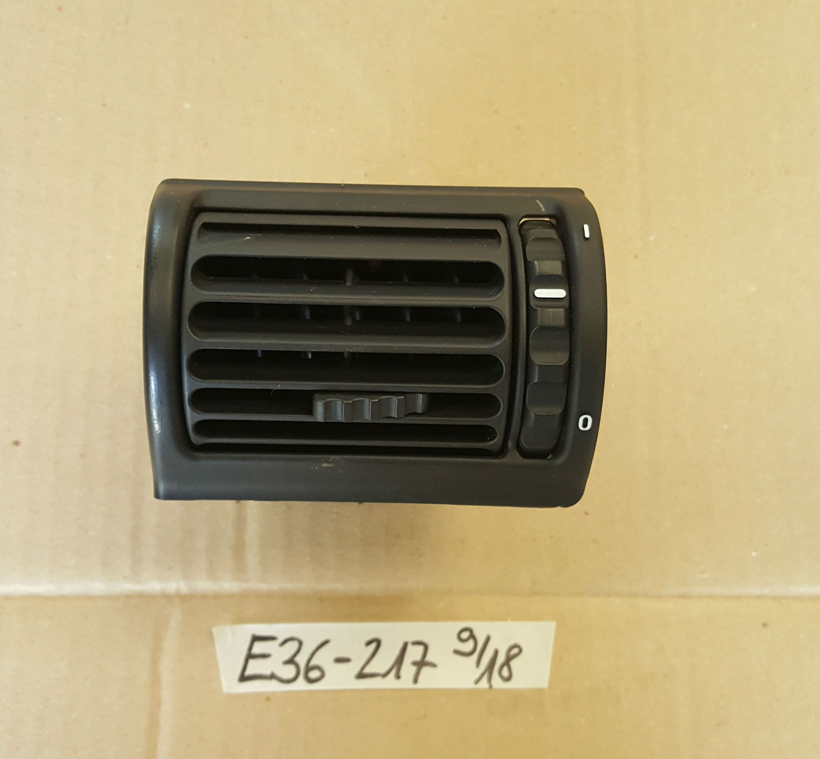 BMW E36 Compact Frischluftgrill Armaturenbrett Lüftung Gebläse Luft Düse 8390217