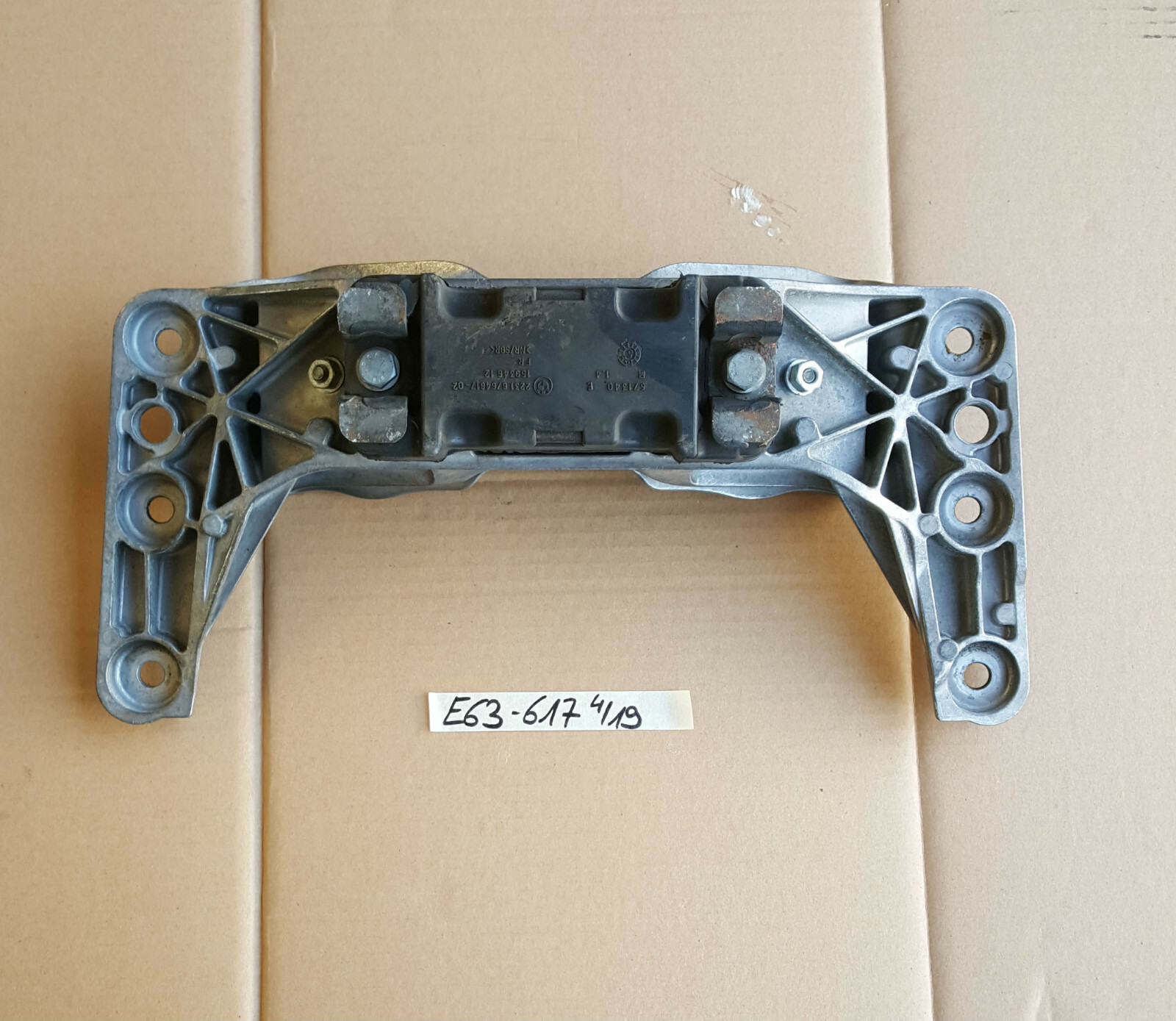 BMW E60 E61 E63 E63 Getriebehalter Getriebe Träger Schwingungstilger 6764617