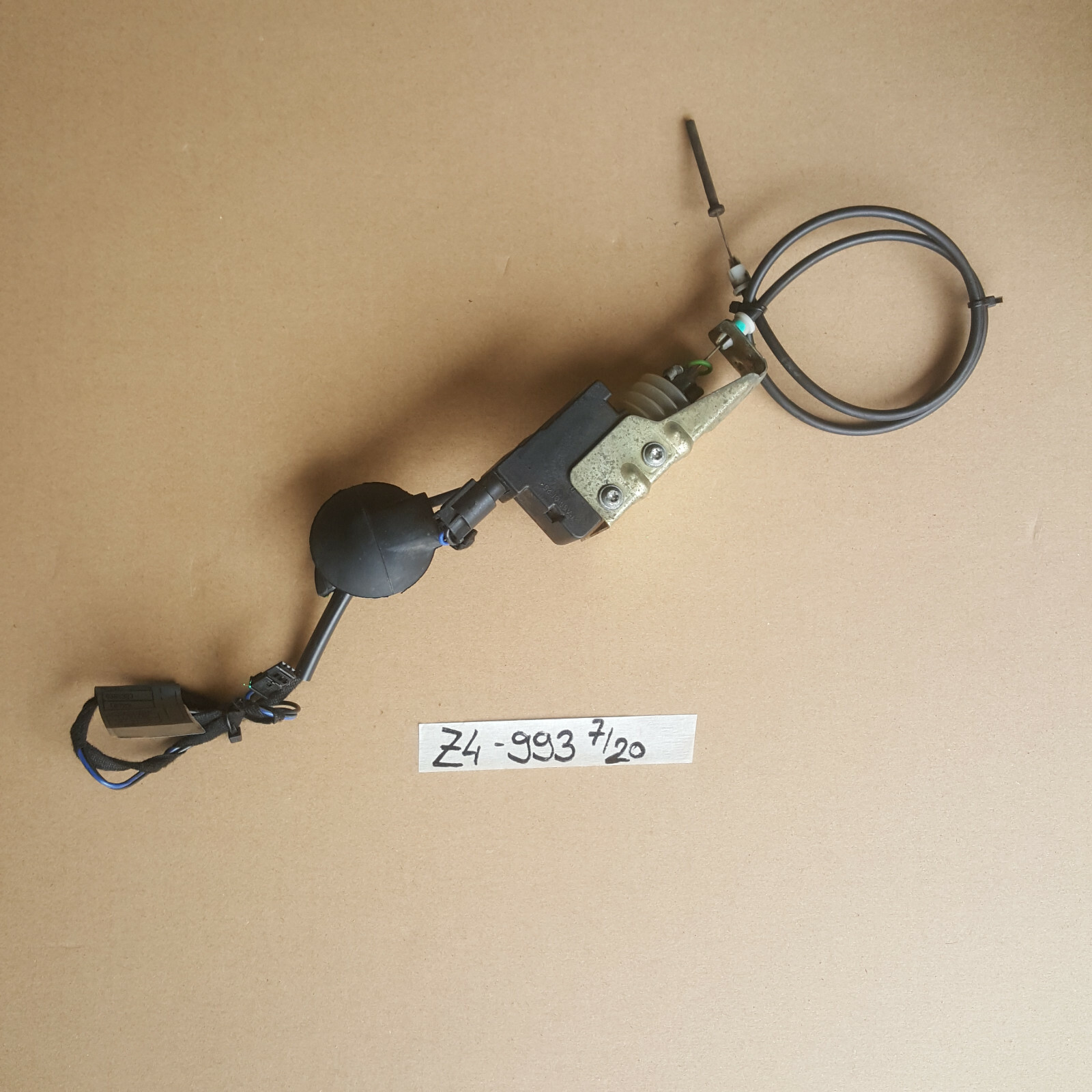 BMW Z4 E85 Stellantrieb Tank Klappe 8377426 Verriegelung Einfüllklappe 8385993