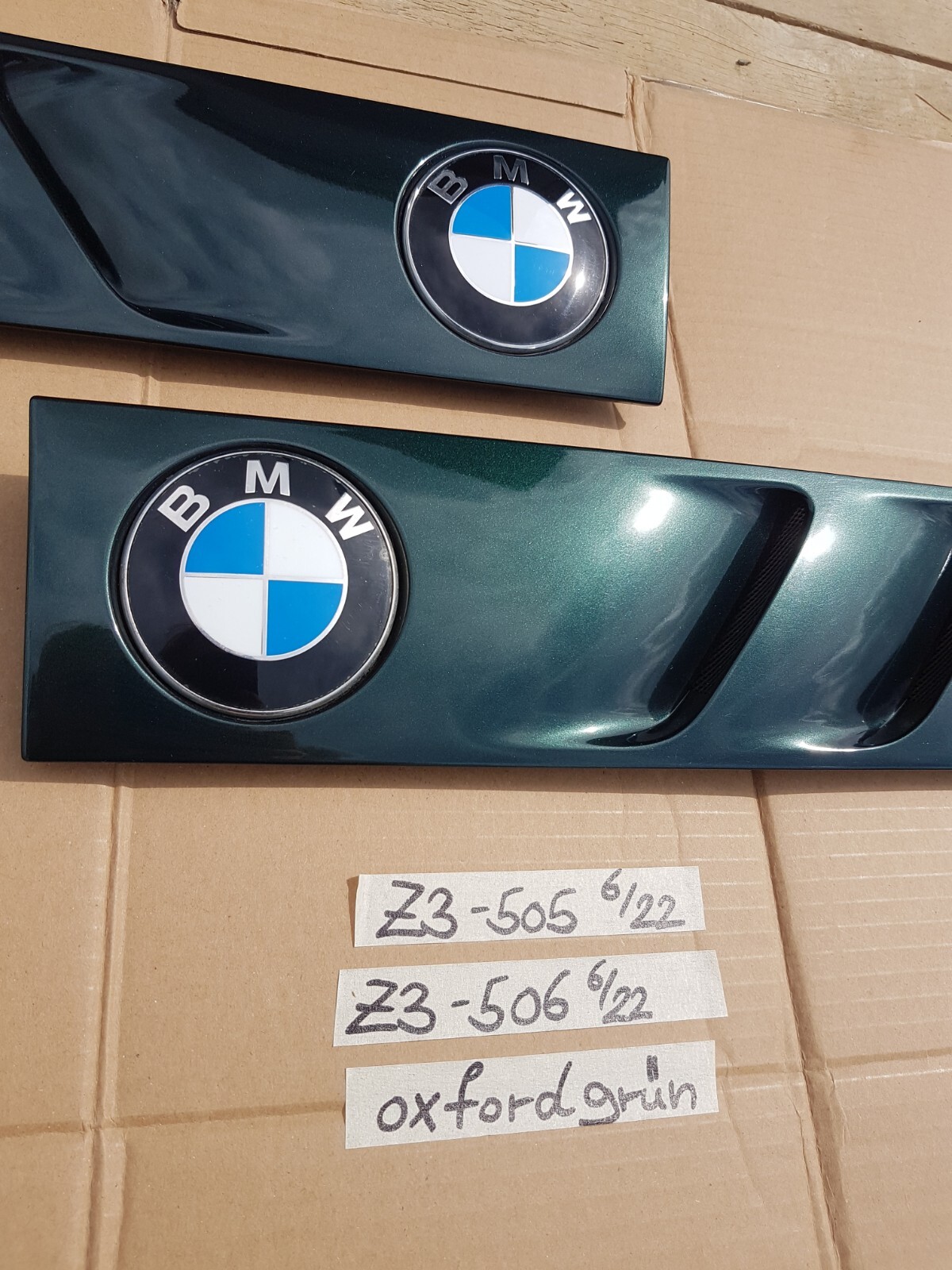 BMW Roadster Z3 Lufteinlass Ki​emen Ziergitter Motorhaube oxford grün R+L