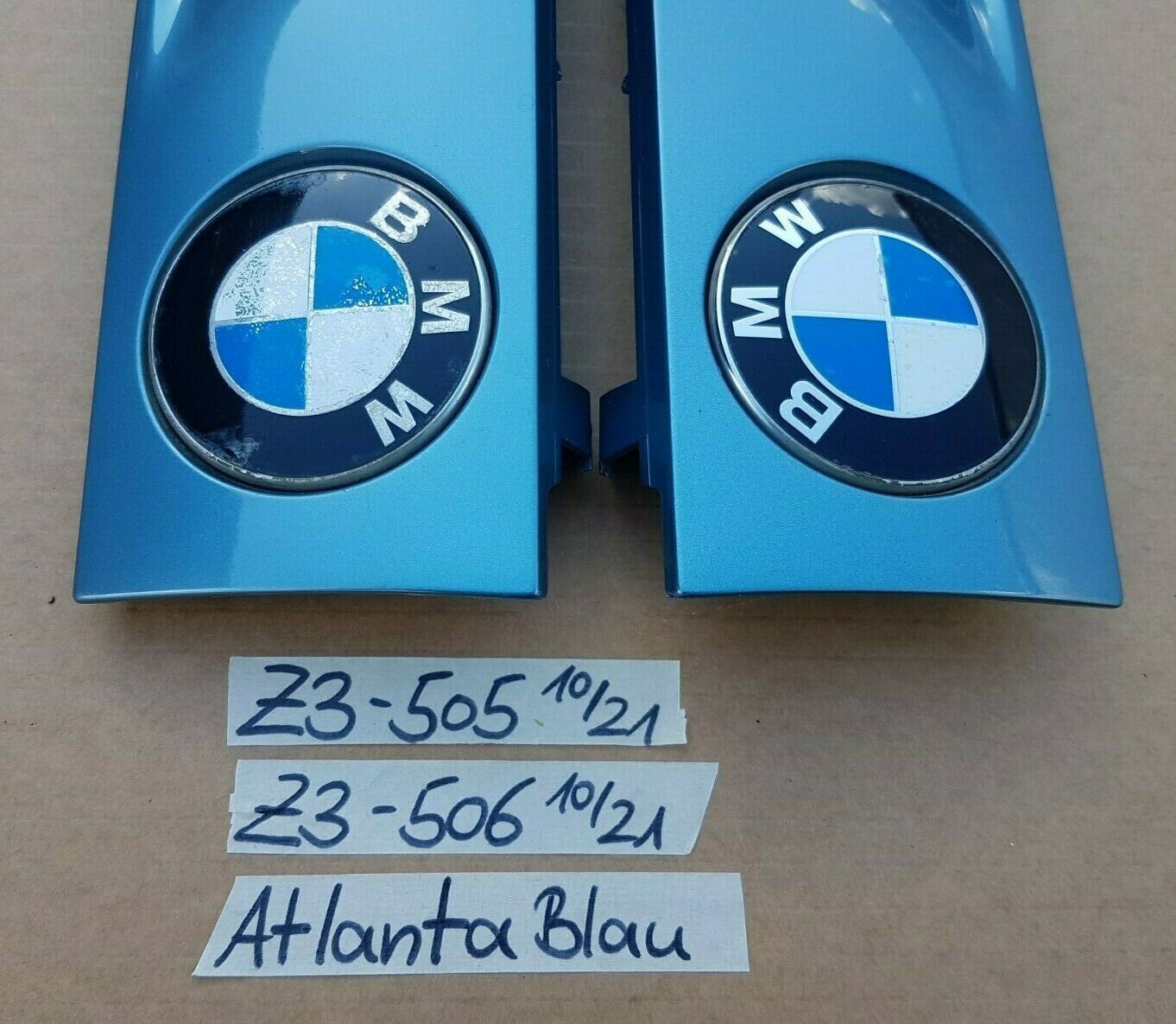 BMW Z3 Roadster Lufteinlass Ki​emen Ziergitter Motorhaube Atlanta blau R+L