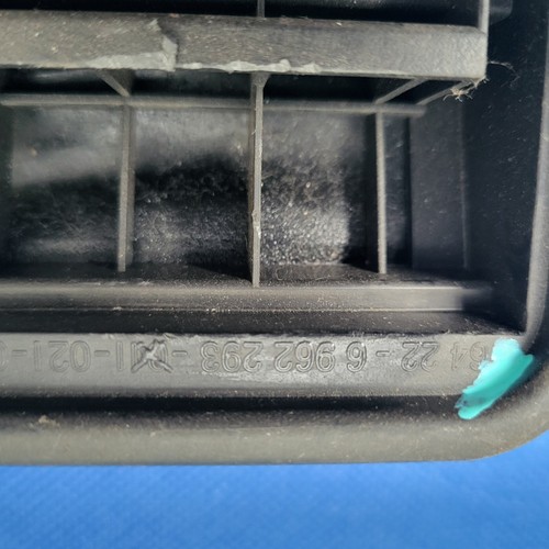 BMW 3er E90 E91 E93 LCI Verkleidung Blende Heckentlüftung Klappe 6962293