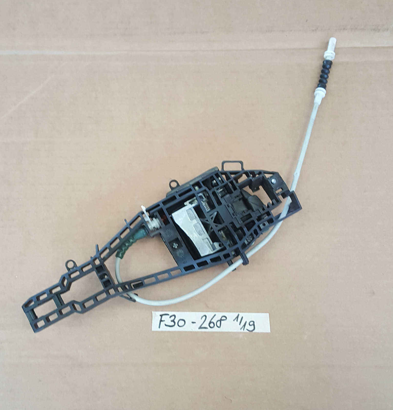 BMW F30  F31  F35  F80 Tür Griff Träger Aussen Rahmen hinten rechts  7332268