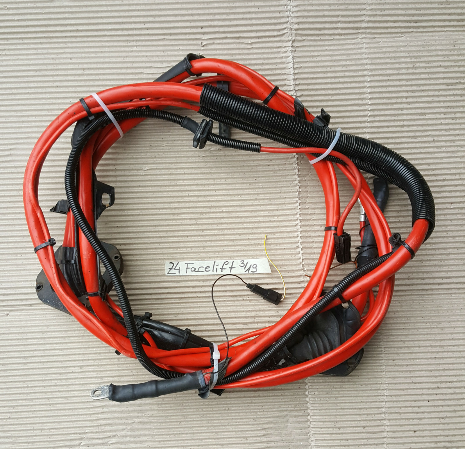 BMW Z4 E85 Pluskabel Leitung Batterie Kabel Unterflur