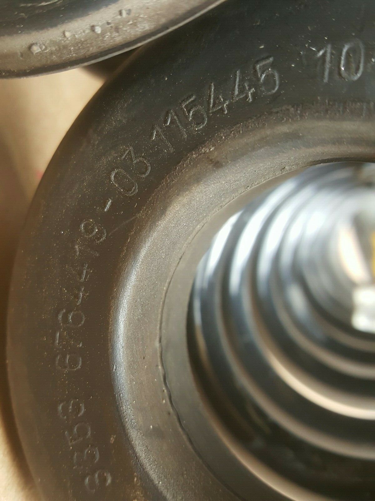 BMW F30 Spiral Schrauben Tonnen Feder für 316i Fahrwerk HINTEN links rechts 