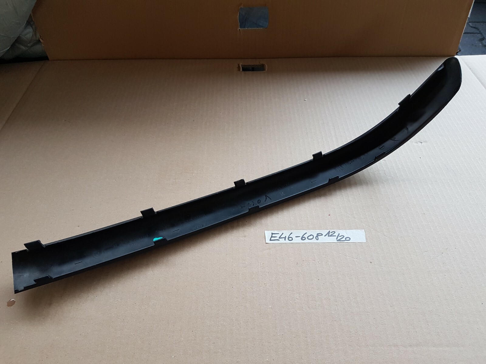 BMW E46 Limo Zierleiste Stoßstange Stoss Leiste Stossfänger vorne rechts 7030608