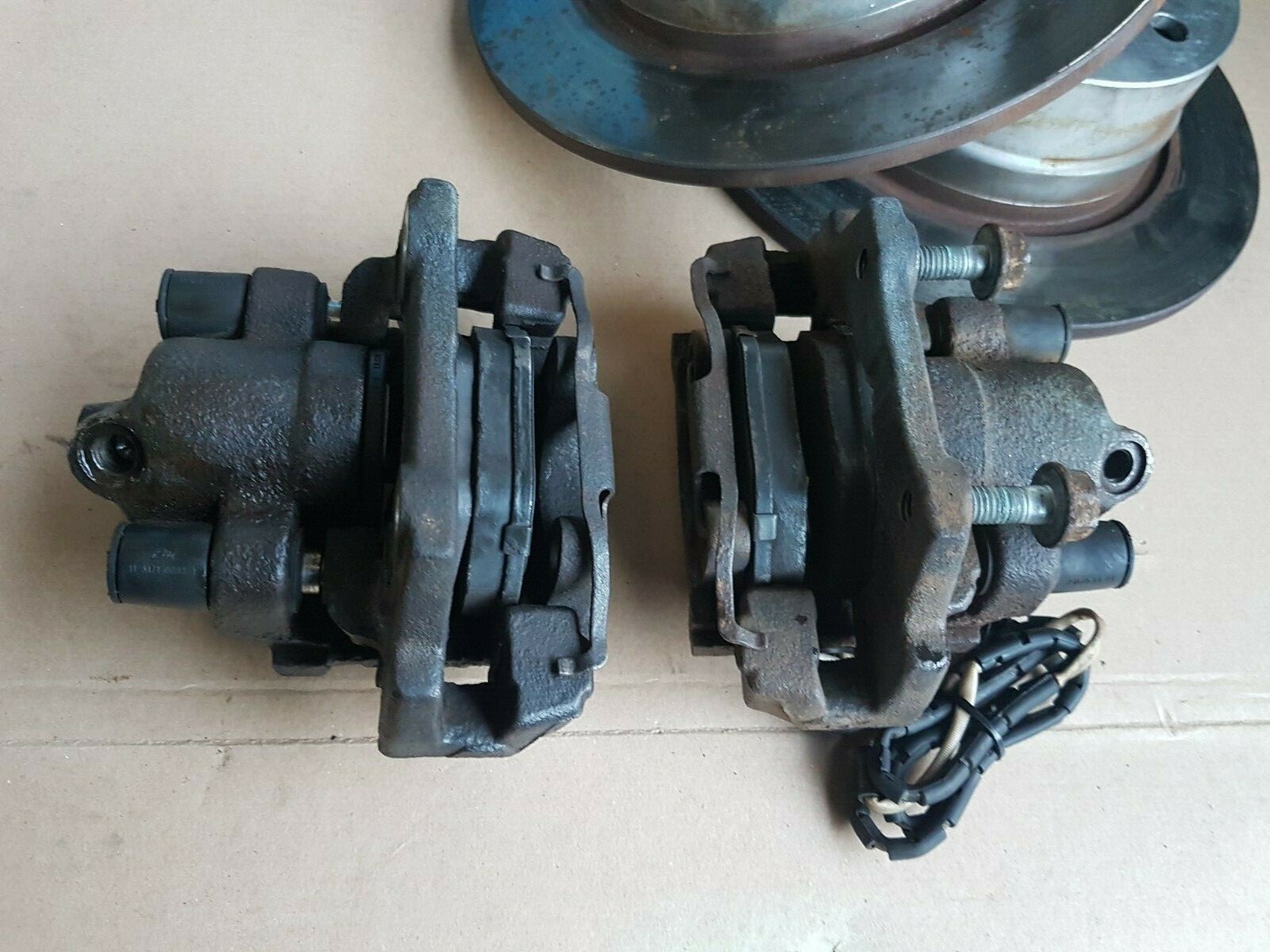 original BMW Z4 E85 Bremsscheiben Bremssattel Bremsbeläge hinten rechts + links 