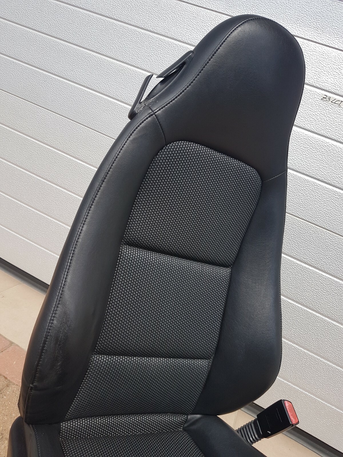 BMW Z3 Roadster Facelift Bei Fahrer Sitz Leder schwarz RECHTS  Gestell  Motor