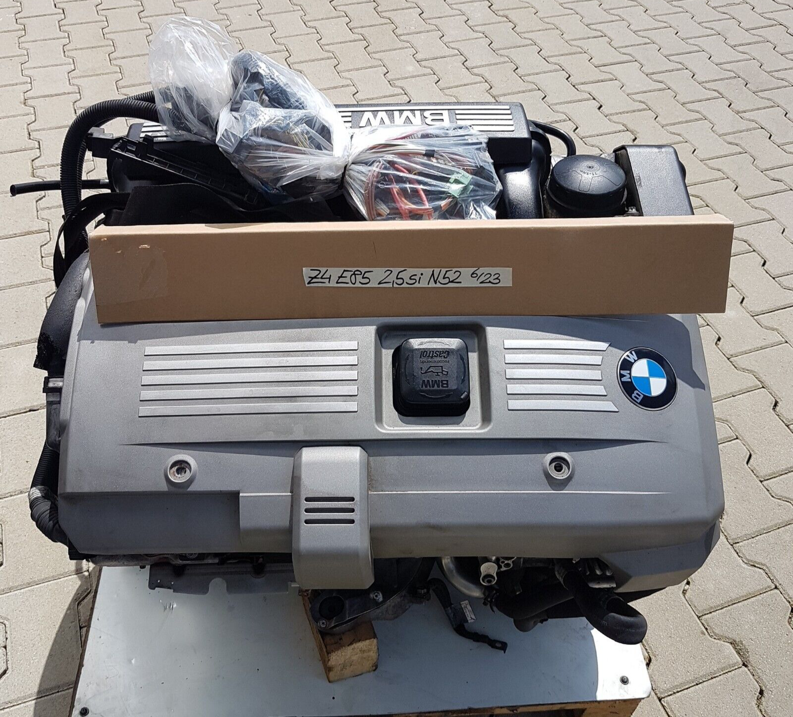 BMW Z4 E85 Motor 177 PS  2,5i Engine N52 Zylinderkopf ca. 103.000 Km ABHOLUNG