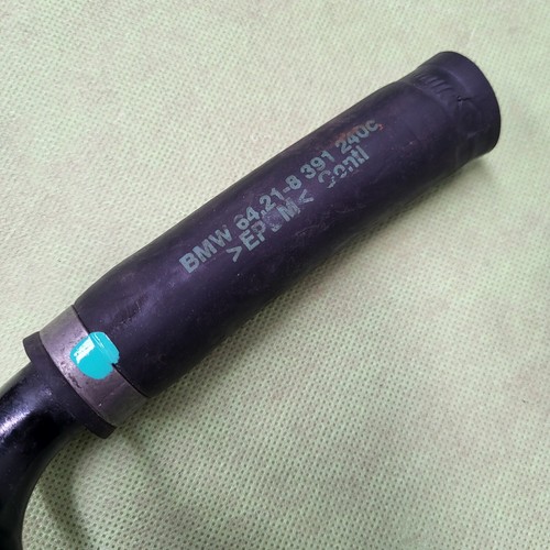 BMW E36 M3 Rohr Leitung Schlauch Motorvorlauf-Heizkörper 8391240