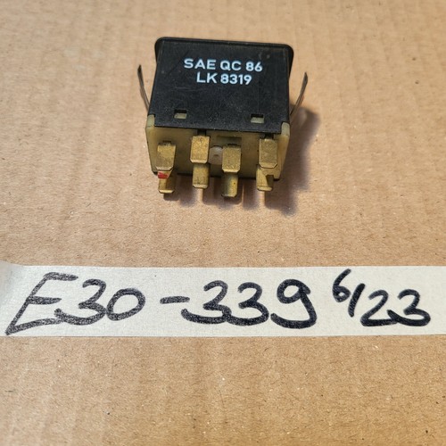 BMW E28  E30 Warnblinker Schalter für Warnblink Anlage 1380339 Warnblinkschalter
