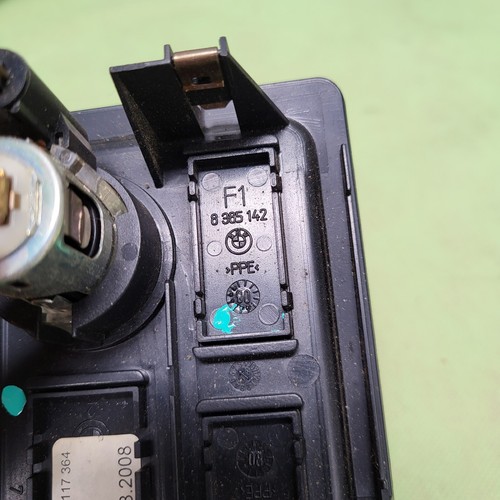 BMW E60  Verkleidung Mittelkonsole HINTEN Zigaretten Anzünder Anschluss Buchse