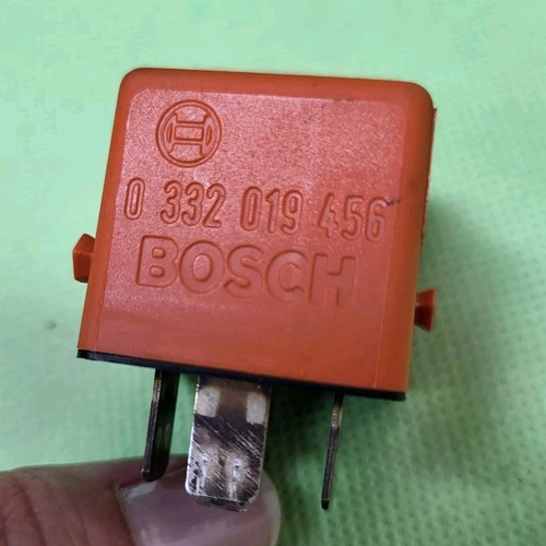 BMW E34 E36 E39 E46  Z3 Kraftstoffpumpe Relais 1378238  Bosch 0332019456