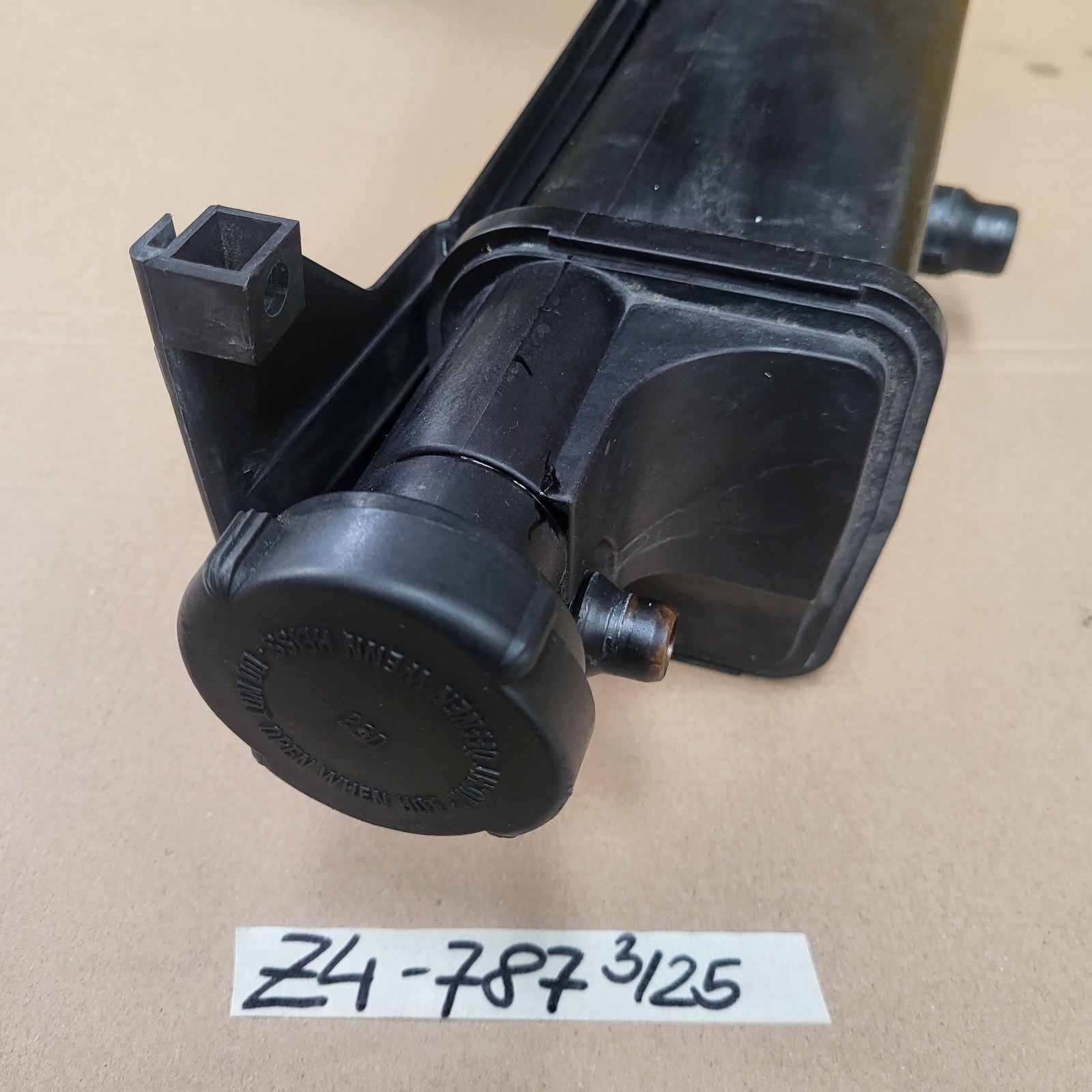 original BMW Z4 E85  Kühlwasser Ausgleichsbehälter für Wasser Kühler 7573787