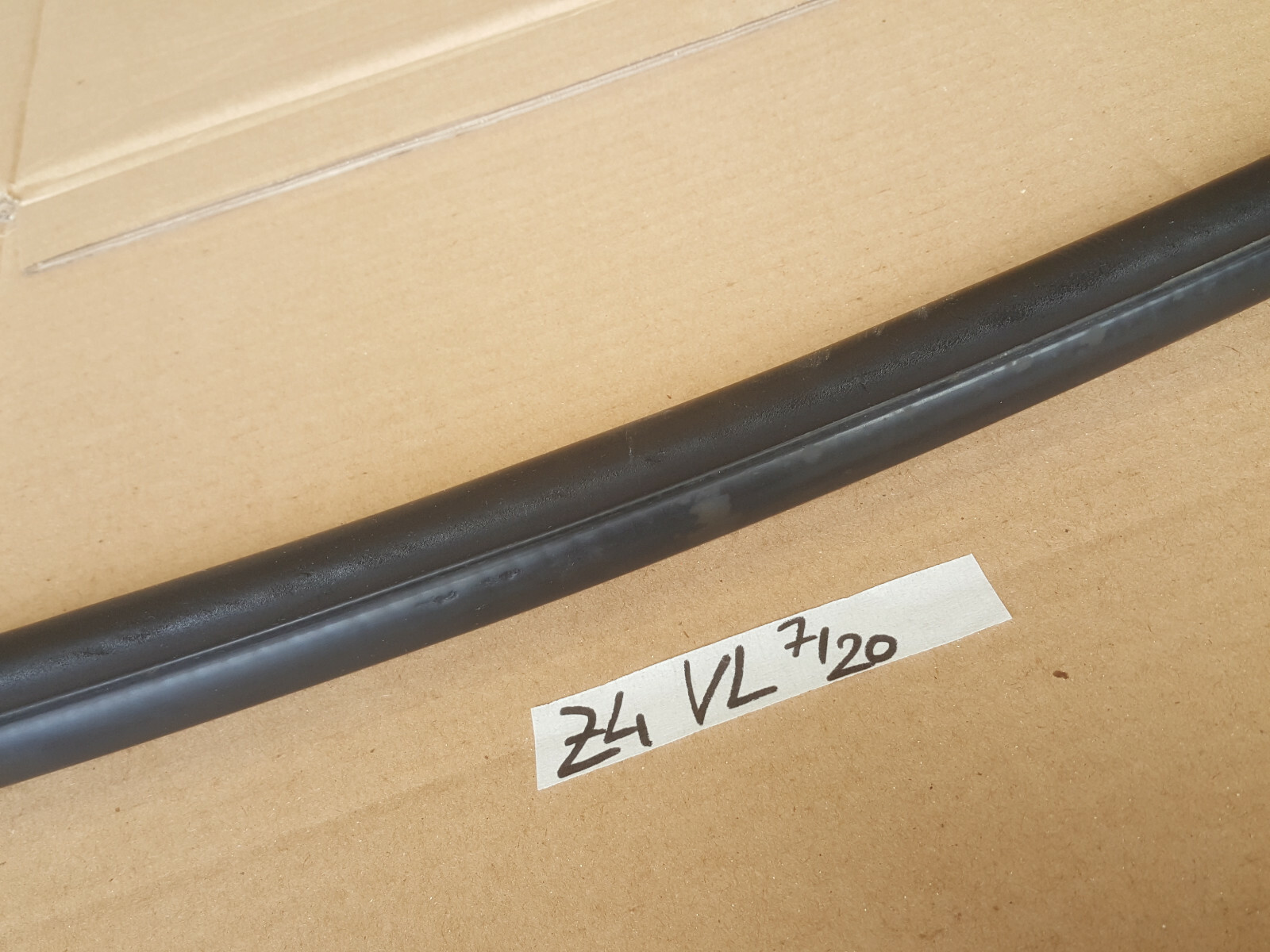 BMW Z4 E85 E86 Fahrer Tür Dichtung Kantenschutz Karosserie Gummi LINKS