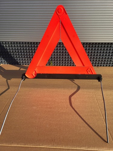 Warndreieck BMW E36 E46 E90 E91 E92 E81 E82 E87 E60 E61 Z3 Warn Dreieck 1092427 