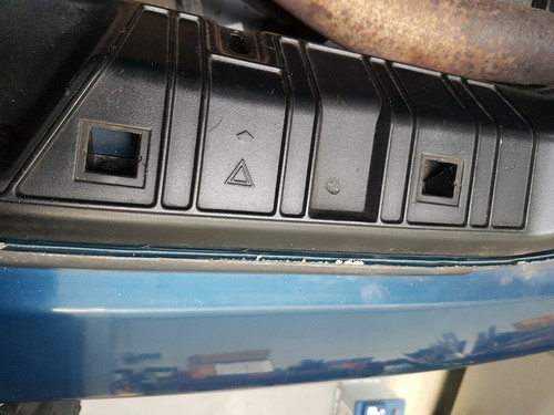 BMW Z3 Roadster Blende für Kofferraum Abschlussblech Blindstopfen 8400299