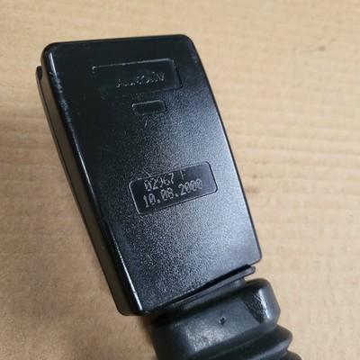 BMW Z3 Roadster Gurt Straffer  Schloss Gurtstrammer LINKS 8221011 Kabel Stecker