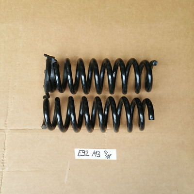 BMW  E92 M3 Fahrwerksfedern Schrauben Spiral Feder HINTEN rechts links 
