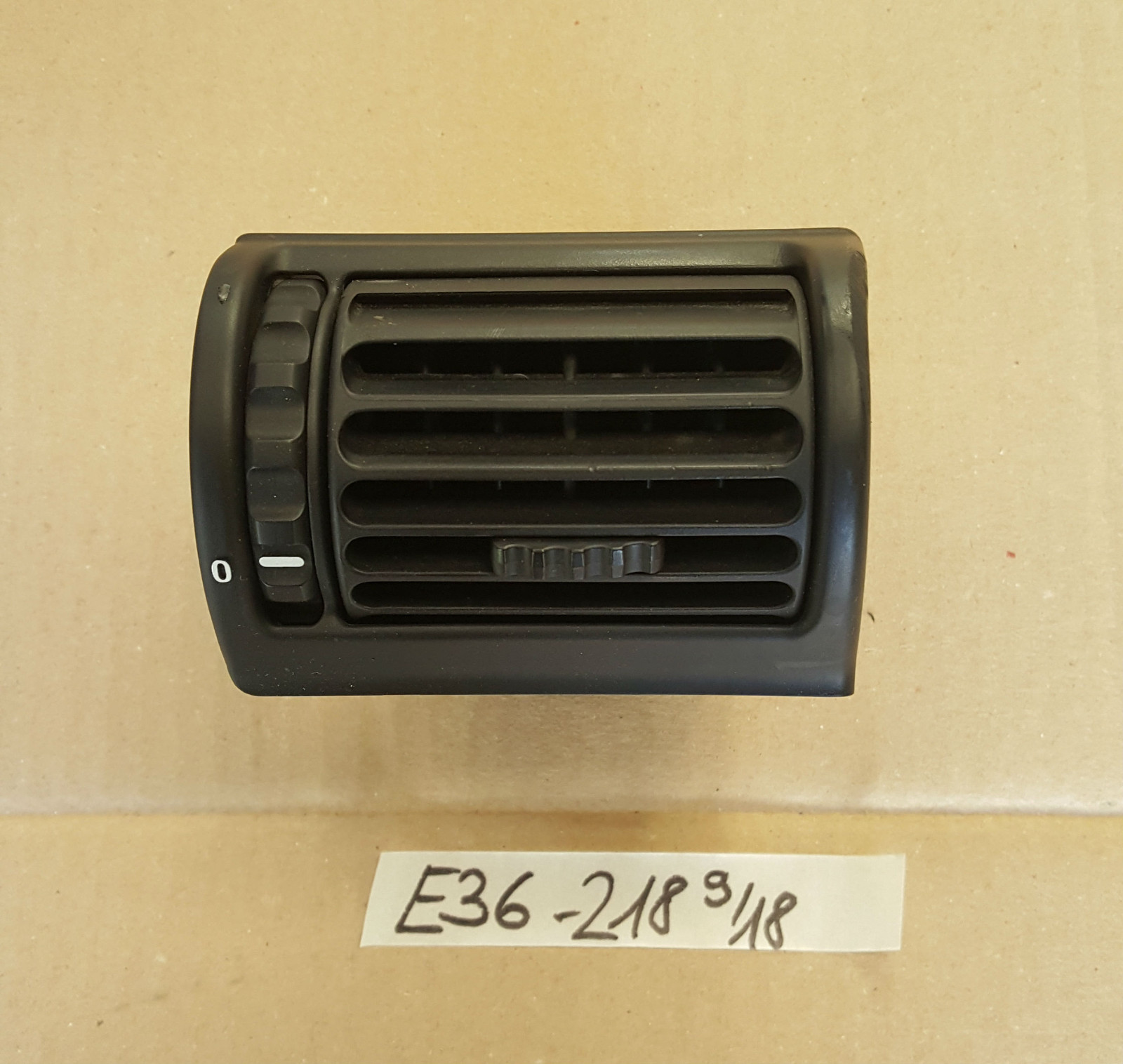 BMW E36 Compact Frischluftgrill Armaturenbrett Lüftung Gebläse Luft Düse 8390218