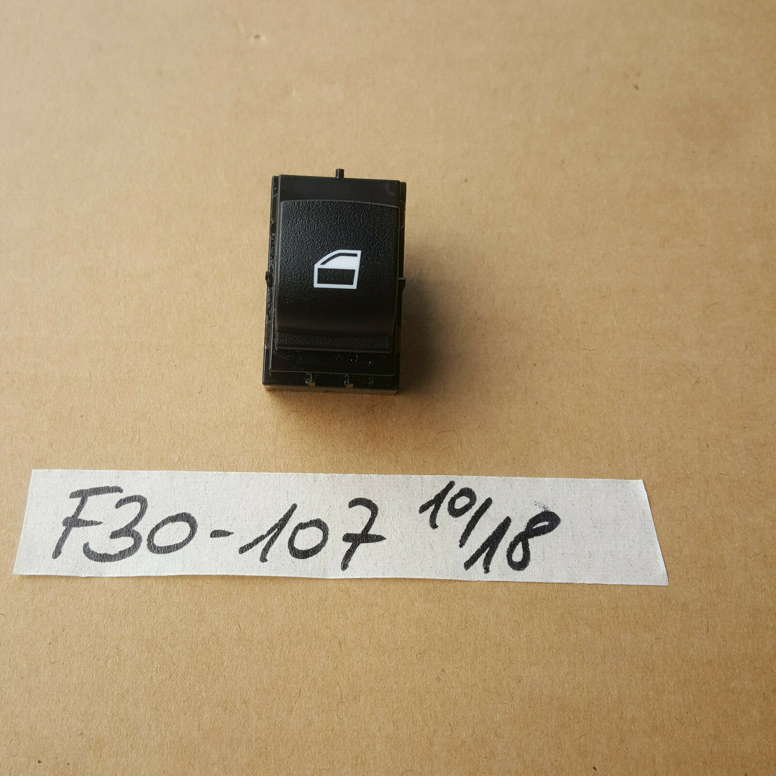 BMW F20 F21 F23 F30 F31 F35 F80 Fensterheber Schalter RECHTS 9208107