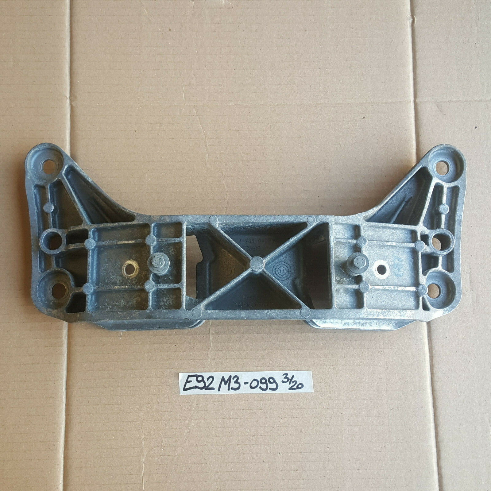 BMW E90 E92 E93 M3 Getriebeträger 2283099 Getriebe Halter Träger DKG