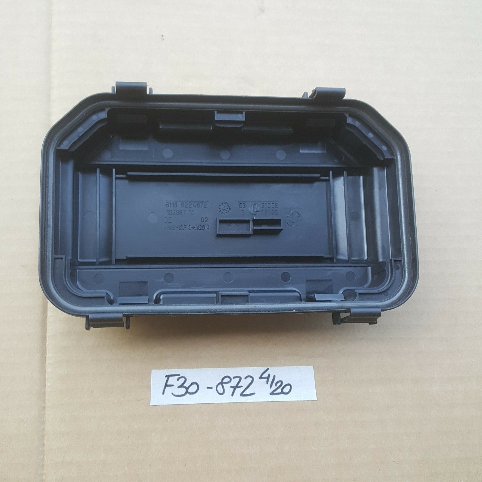 BMW F30 F31 F34 F20 F21 Deckel Steuergeräte Box Klappe Aufbewahrungsbox 9224872