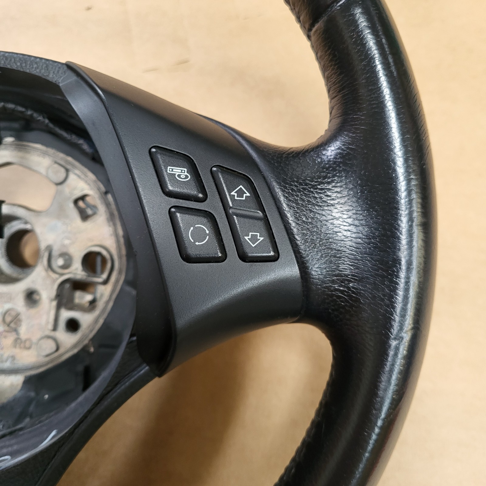 BMW E90 E91 E92 E93 E81 E82 E87 MFL Lenkrad  Multifunktion Leder Lenker 6764547